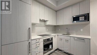 71 Curlew Dr in Toronto, ON - Building Photo - Building Photo