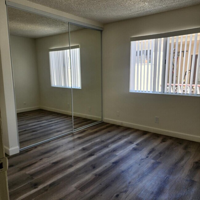 4424 Woodman Ave in Los Angeles, CA - Building Photo - Building Photo