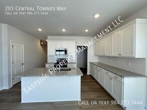 203 Central Townes Wy in Raleigh, NC - Building Photo - Building Photo