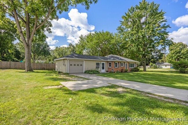 2242 Valentine Blvd NE in Grand Rapids, MI - Building Photo - Building Photo