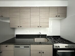 6715 N California Ave in Chicago, IL - Building Photo - Building Photo