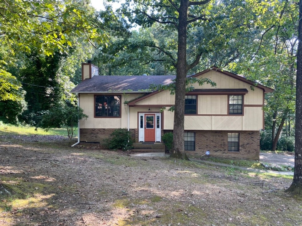 1026 Jo Ann Dr in Anniston, AL - Building Photo