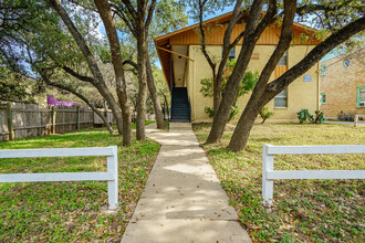 2411 S 5th St in Austin, TX - Building Photo - Building Photo