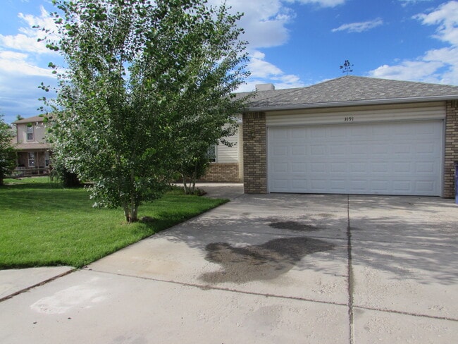 property at 3191 Highview Rd
