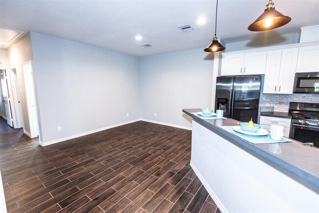 507 E Foley St in Alvin, TX - Building Photo - Building Photo