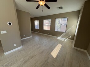 733 Easter Lily Pl in Henderson, NV - Foto de edificio - Building Photo