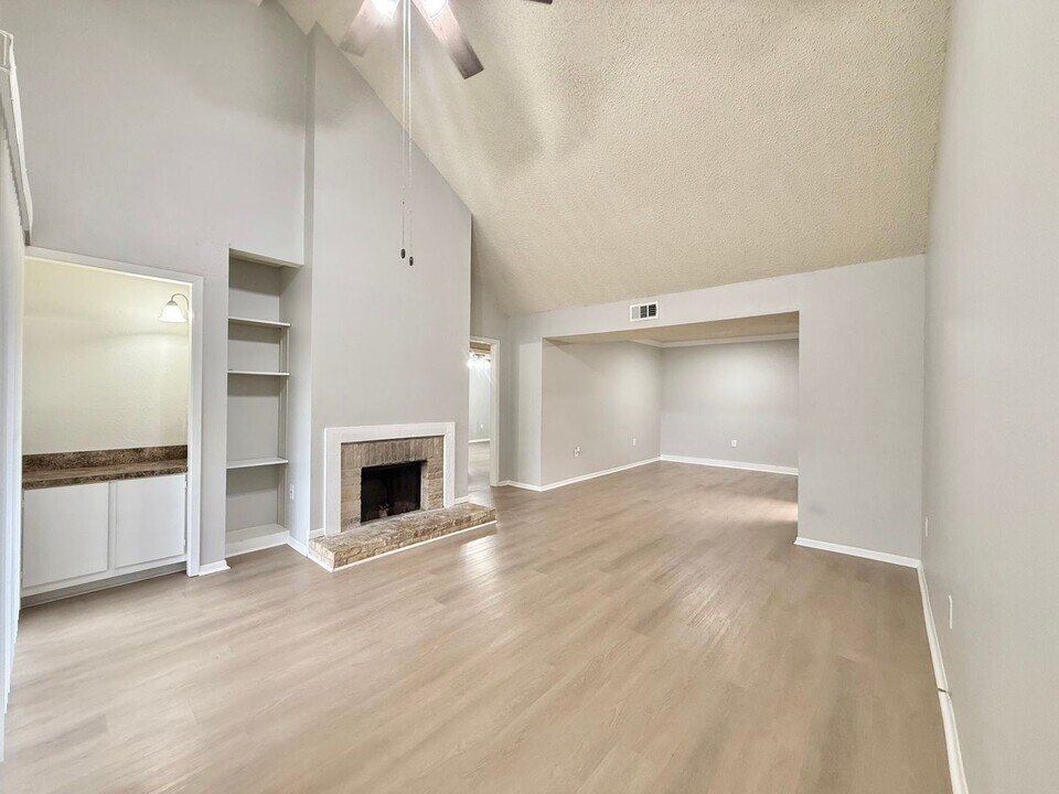 8155 Jefferson Hwy in Baton Rouge, LA - Building Photo