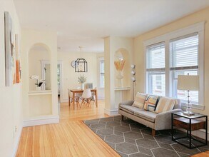 8 Fainwood Cir in Cambridge, MA - Building Photo - Building Photo