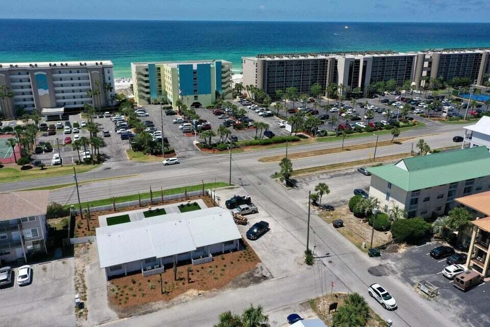 305 Barracuda Ave in Fort Walton Beach, FL - Building Photo