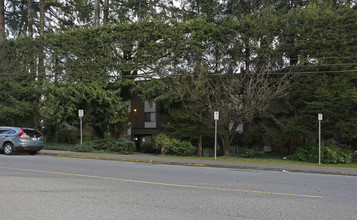 Cottonwood Terrace in Coquitlam, BC - Building Photo - Building Photo