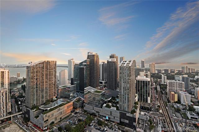 92 SW 3rd St, Unit 5203 in Miami, FL - Building Photo