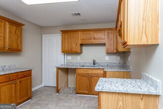 2716 Brenston Dr in Ellenwood, GA - Building Photo - Building Photo