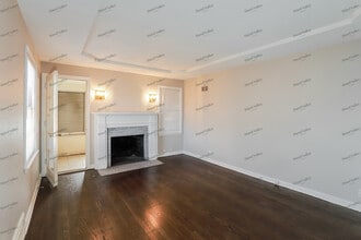 2314 S Claremont Ave in Independence, MO - Foto de edificio - Building Photo