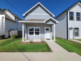 16684 E Ivanhoe St in Montgomery, TX - Building Photo