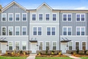 5009 Ragsdale Dr in Charlotte, NC - Building Photo