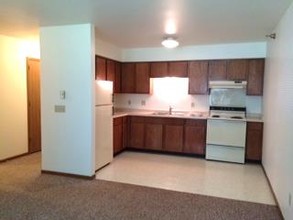 113 Forest St, Unit 8 in Fox Lake, WI - Building Photo - Building Photo