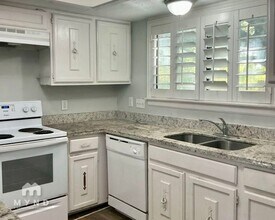 531 Old Course Dr in Friendswood, TX - Foto de edificio - Building Photo