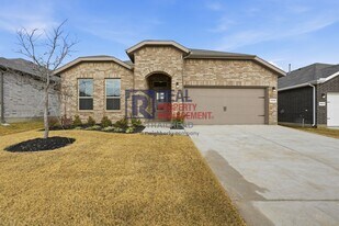 1916 Jackson St in Cleburne, TX - Building Photo