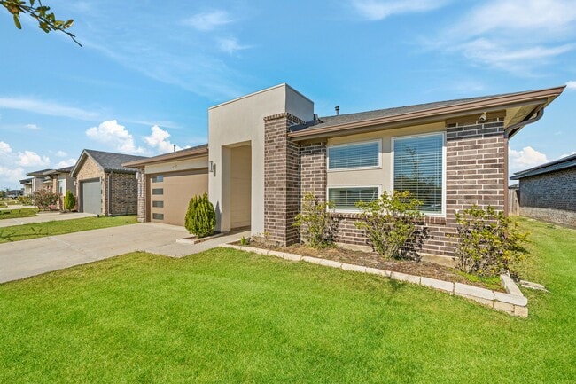 property at 30010 Reagans Rnch Dr