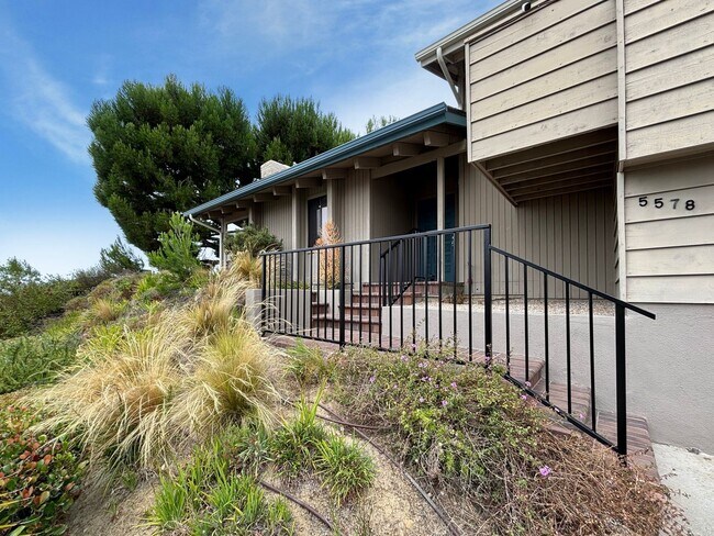 5578 Candlelight Dr in San Diego, CA - Building Photo - Building Photo