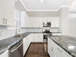 812 Fisher St in Houston, TX - Foto de edificio - Building Photo