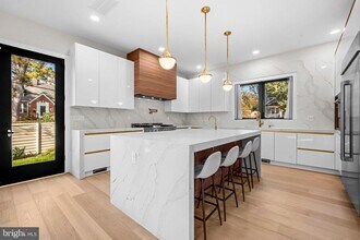 4246 15th St N in Arlington, VA - Building Photo - Building Photo