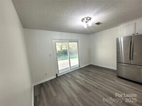 102 Brandywine Dr NE, Unit D6 in Conover, NC - Building Photo - Building Photo