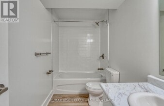 597 Gavin Ct in Kingston, ON - Building Photo - Building Photo