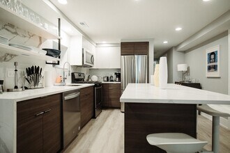 1120 N Oakley Blvd in Chicago, IL - Building Photo - Building Photo