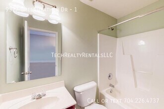 9327 Greenheather Dr in Huntersville, NC - Building Photo - Building Photo