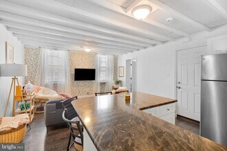 530 Bainbridge St in Philadelphia, PA - Building Photo - Building Photo