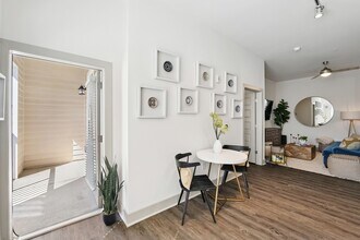 Lincoln at Dilworth in Charlotte, NC - Foto de edificio - Building Photo