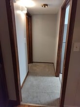 326 S Center St in Windsor Locks, CT - Building Photo - Building Photo