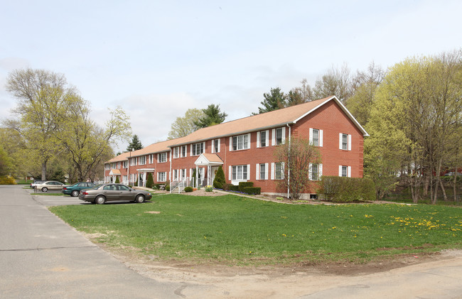 Woodbury Apartments in Woodbury, CT - Building Photo - Building Photo