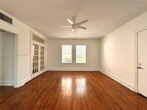 756 Meridian Ave in Miami Beach, FL - Building Photo - Building Photo