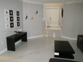 11359 NW 83rd Way-Unit -0 in Doral, FL - Building Photo - Building Photo