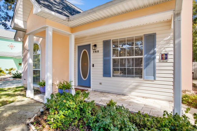 5910 Bay Vista Dr in Pensacola, FL - Building Photo - Building Photo