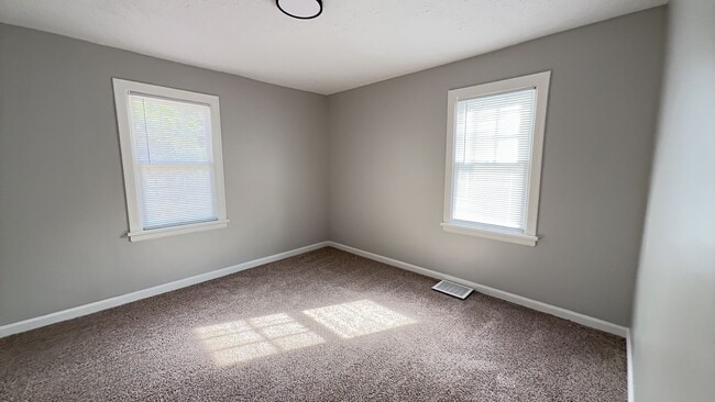 2302 S Hackley St in Muncie, IN - Building Photo - Building Photo