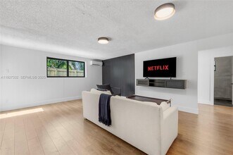 485 NW 132nd St in North Miami, FL - Building Photo - Building Photo