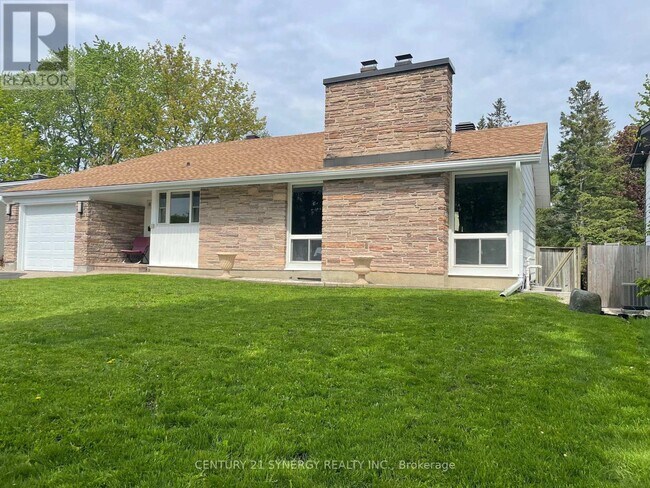 639 Glenhurst Crescent in Ottawa, ON - Building Photo - Building Photo