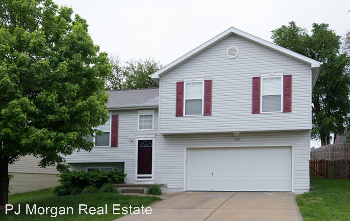 8461 N 153rd St Photo