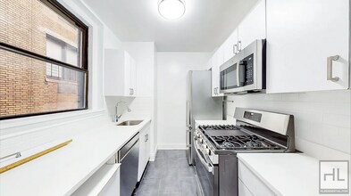 WEST 55 STREET, Unit 10G in New York, NY - Building Photo - Building Photo