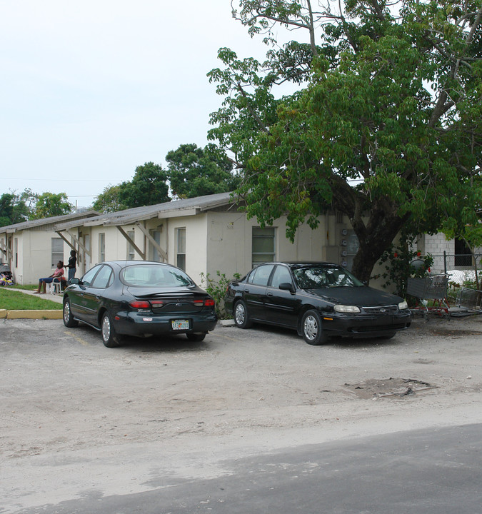 518 NW 8th Ave in Fort Lauderdale, FL - Building Photo