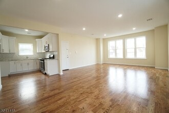 17 Triton Terrace in Newark, NJ - Building Photo - Building Photo