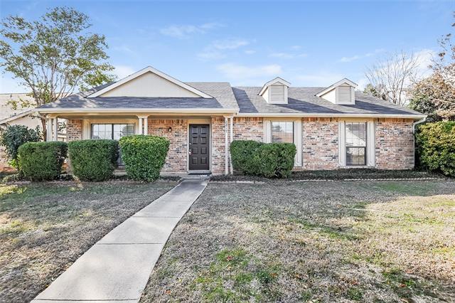 2817 Carnaby Ln in Flower Mound, TX - Building Photo
