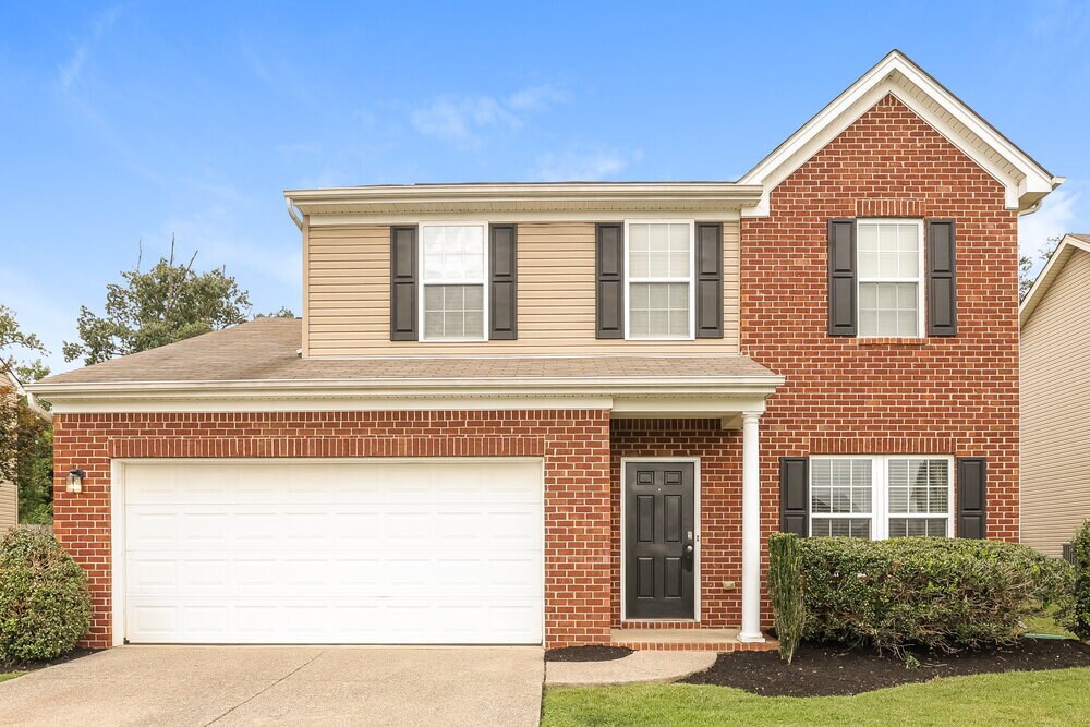 1031 Daniel Ln in Spring Hill, TN - Foto de edificio