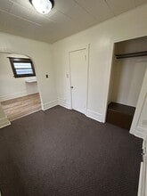 420 Sunnyside Ave in Waterloo, IA - Building Photo - Building Photo