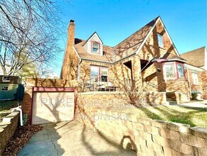 4928 Happy Hollow Blvd in Omaha, NE - Building Photo - Building Photo