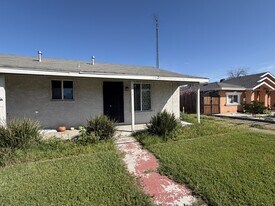 1534 Melrose Ave in Modesto, CA - Building Photo