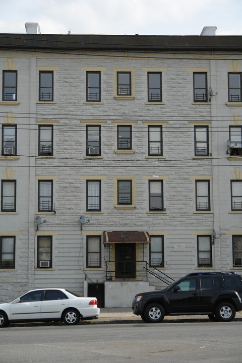 276-280 Riverdale Ave in Yonkers, NY - Foto de edificio
